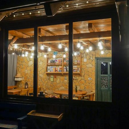 Rose Hip Hill Farm Bed & Breakfast Valea Tirnei Ngoại thất bức ảnh