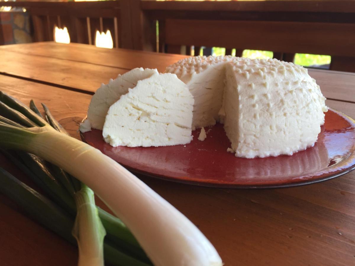 Rose Hip Hill Farm Bed & Breakfast Valea Tirnei Ngoại thất bức ảnh