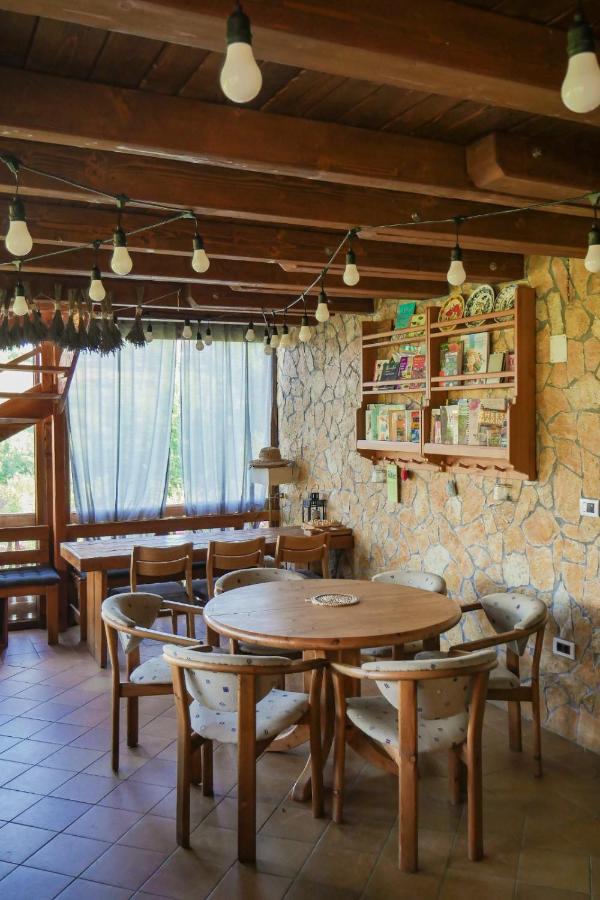 Rose Hip Hill Farm Bed & Breakfast Valea Tirnei Ngoại thất bức ảnh