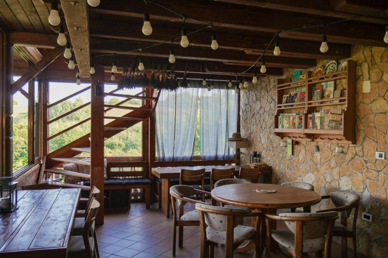 Rose Hip Hill Farm Bed & Breakfast Valea Tirnei Ngoại thất bức ảnh